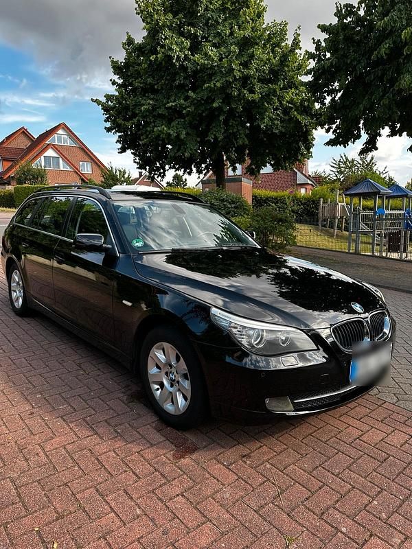 Schwarz Gebraucht 2009 BMW 520 Kombi | 5.990 € (Etwas zu teuer) - Bild 1/4