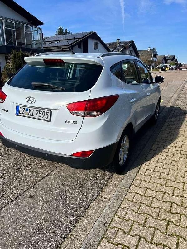 Weiß Gebraucht 2010 Hyundai ix35 Style SUV | 7.600 € (Fairer Preis) - Bild 1/4