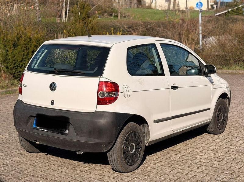 Gebraucht VW Fox 54 PS (39 kW) 2008 Weiß Kleinwagen