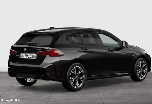 Używany BMW 120 Shadowline 170 KM (125 kW) 2025 Czarny Hatchback