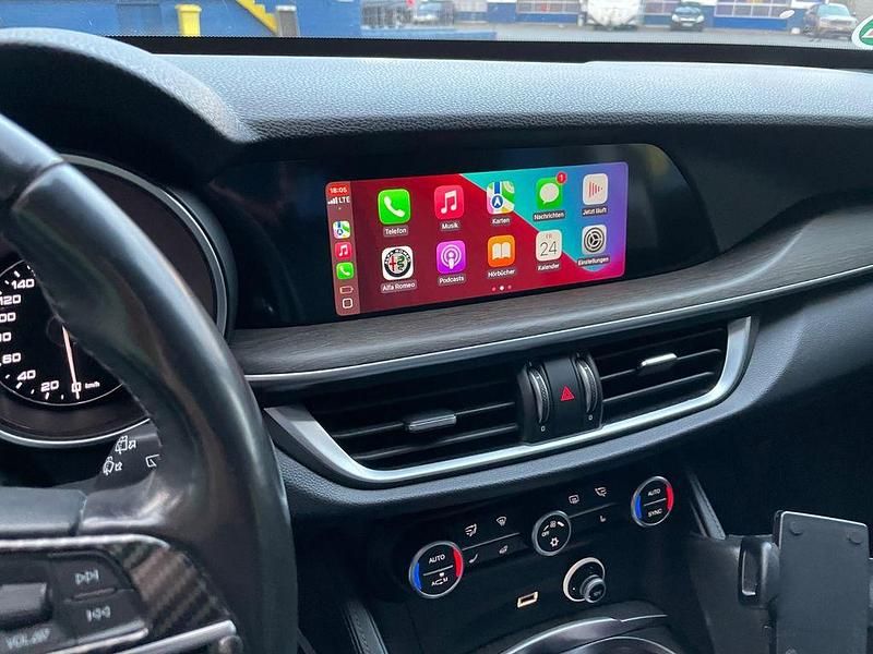 Gebraucht Alfa Romeo Stelvio Super 209 PS (153 kW) 2017 Schwarz SUV