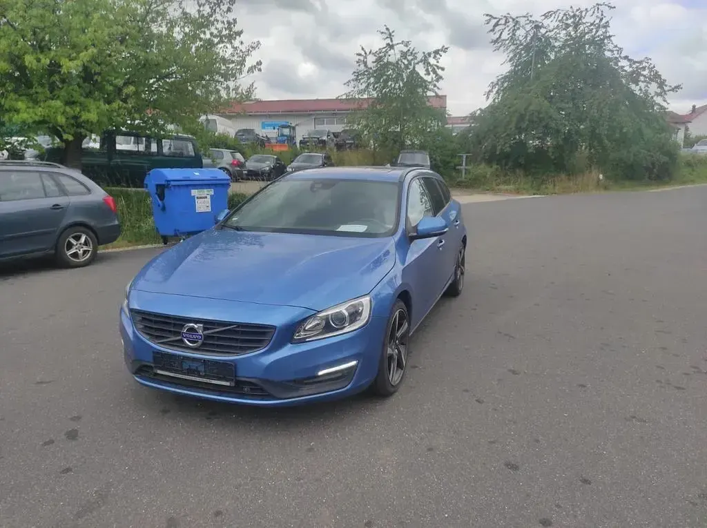 Gebraucht Volvo V60 Ocean Race 190 PS (139 kW) 2015 Blau Kombi