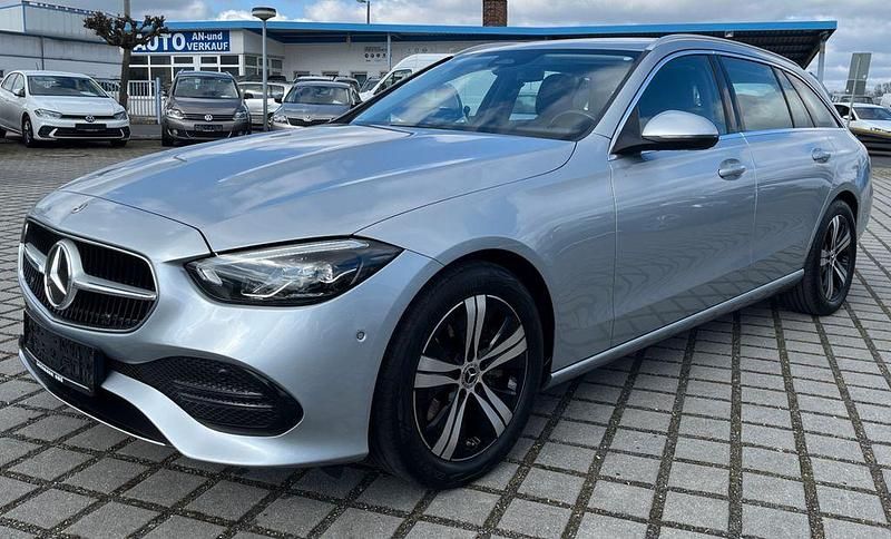 Gebraucht Mercedes C220 200 PS (147 kW) 2022 Silber Limousine