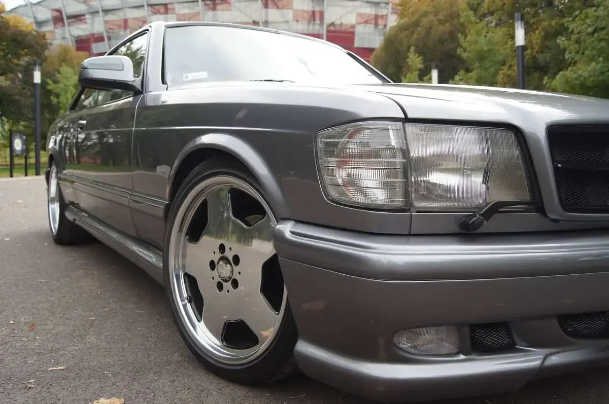 Gebraucht Mercedes 500 252 PS (185 kW) 1987 Grau Coupé