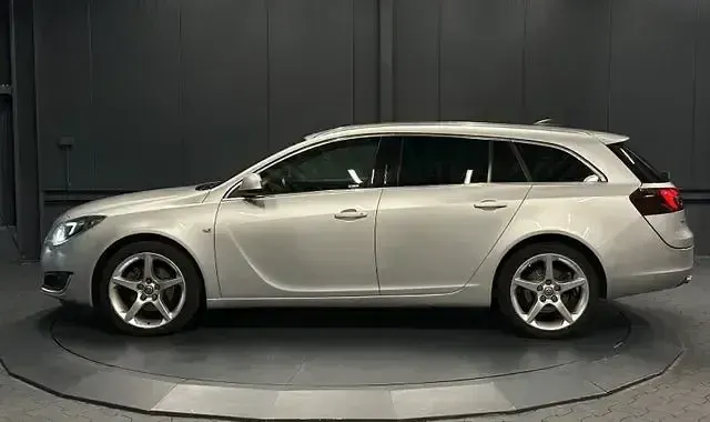 Gebraucht Opel Insignia Innovation 170 PS (125 kW) 2015 Argon silber metallic Kombi