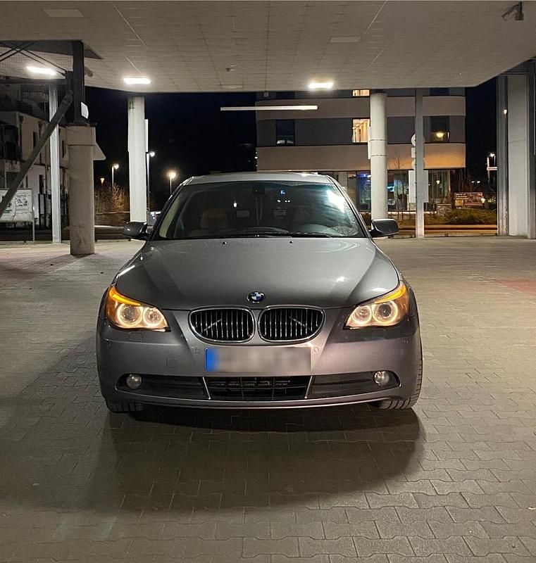 Gebraucht BMW 523 177 PS (130 kW) 2006 Silber Limousine