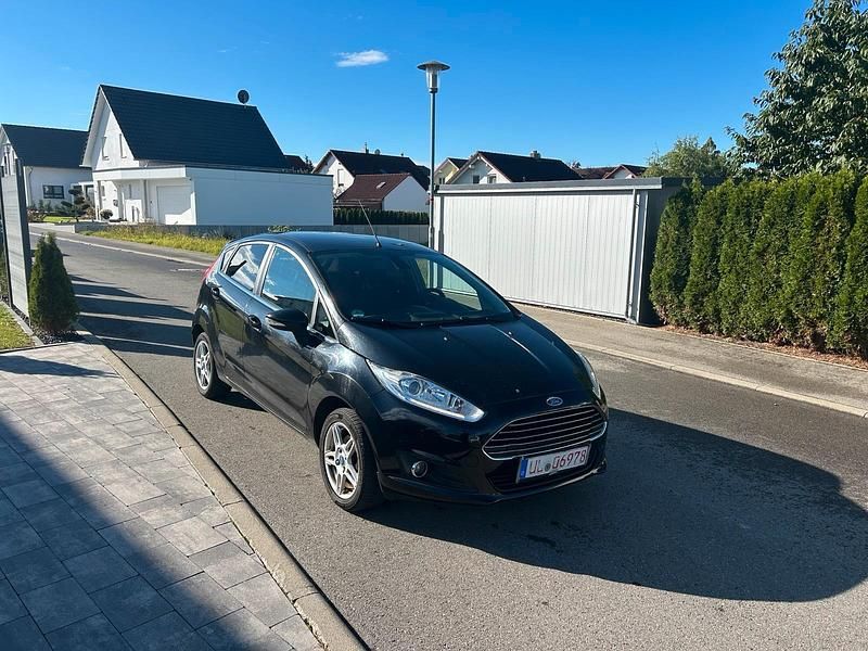 Schwarz Gebraucht 2013 Ford Fiesta Kleinwagen | 2.500 € (Fairer Preis) - Bild 1/4