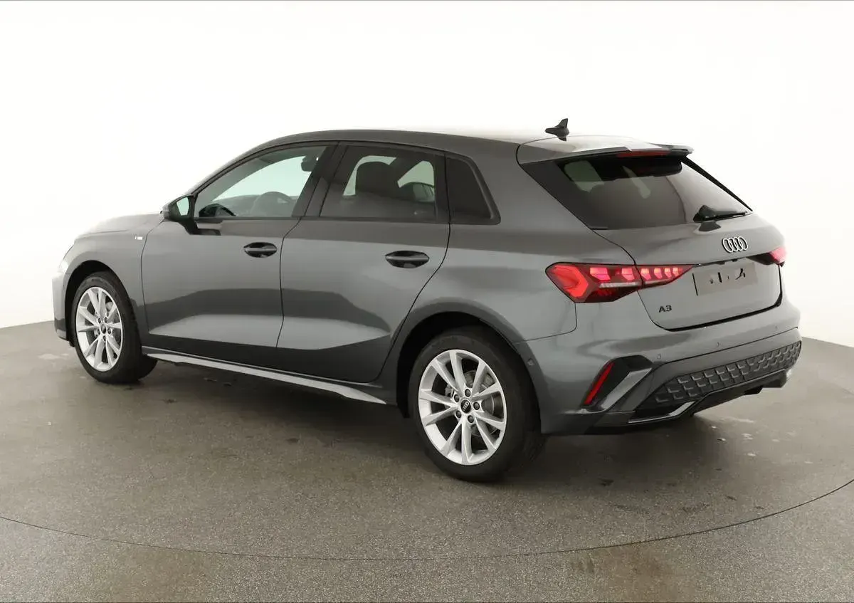 Neu Audi A3 S-Line 204 PS (150 kW) 2026 Daytonagrau metallic Limousine