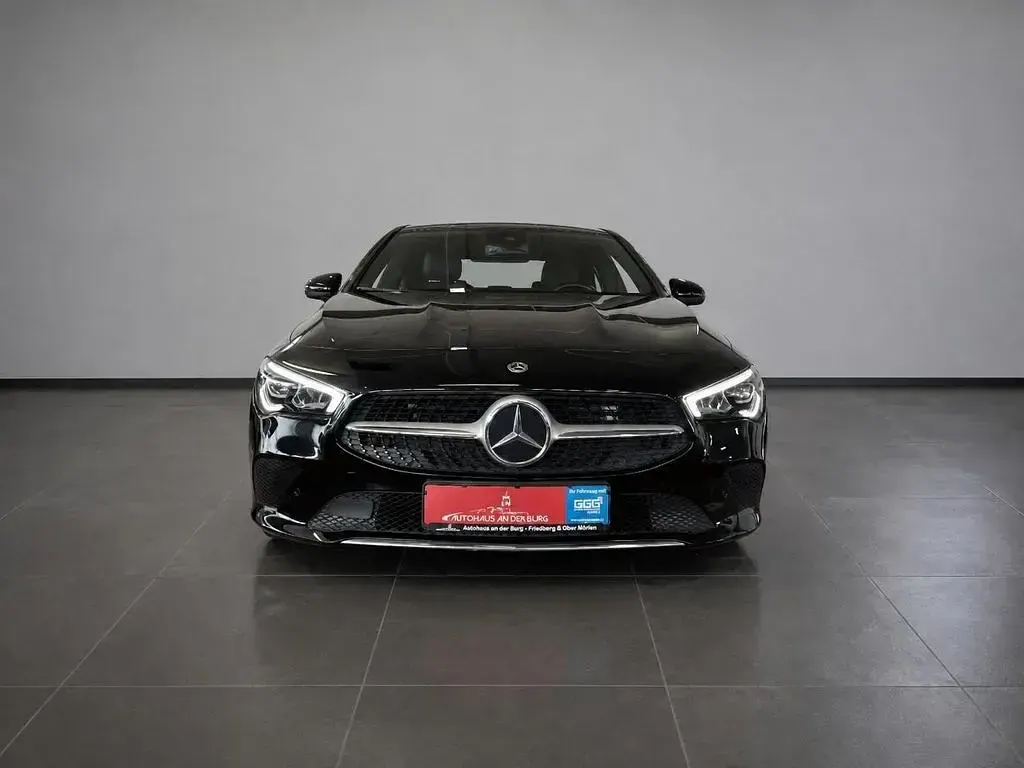 Gebraucht Mercedes CLA200 150 PS (110 kW) 2022 Kosmosschwarz  metalliclack Coupé