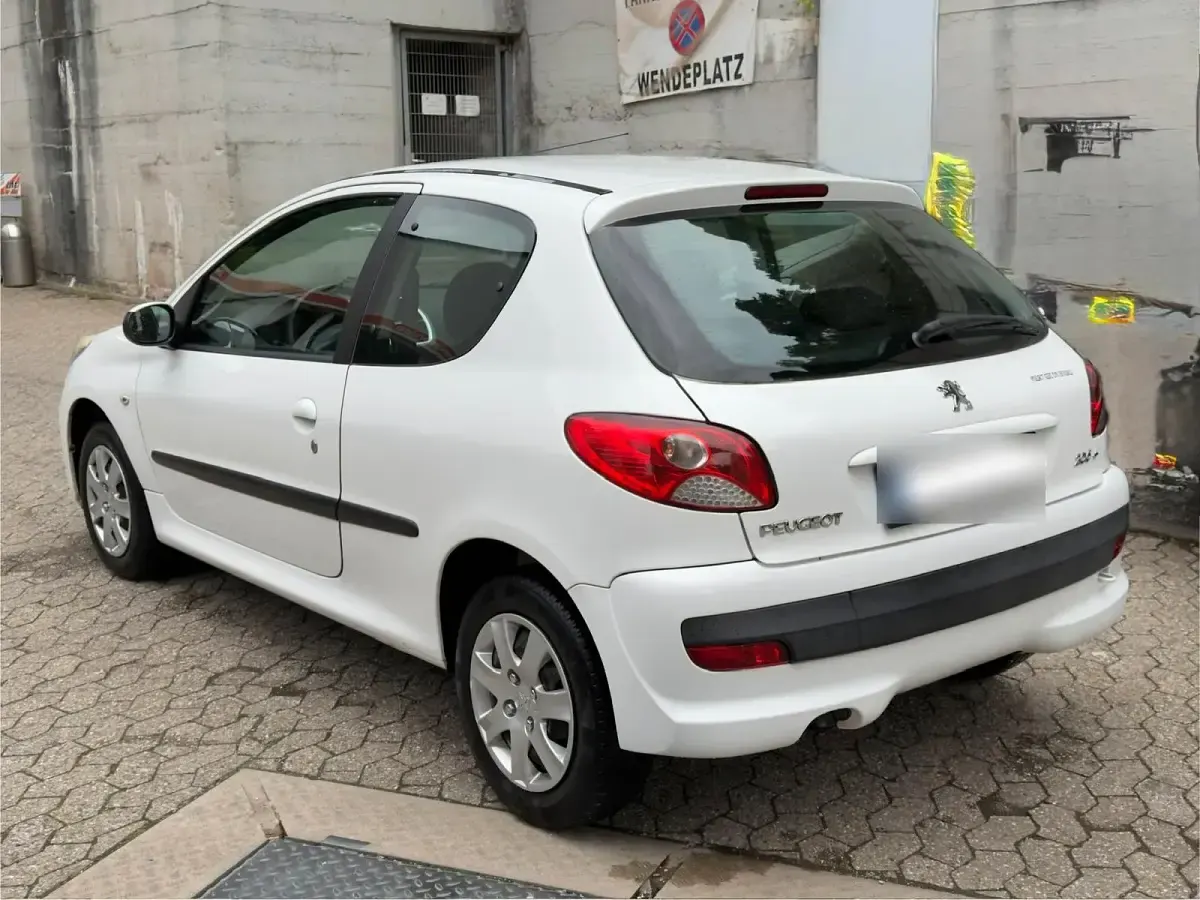 Gebraucht Peugeot 206+ 75 PS (55 kW) 2009 Weiß Kleinwagen