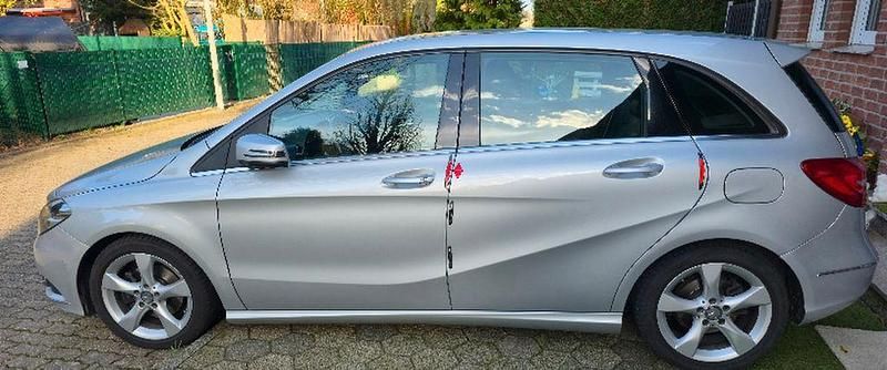 Gebraucht Mercedes B200 156 PS (114 kW) 2014 Grau Van / Kleinbus