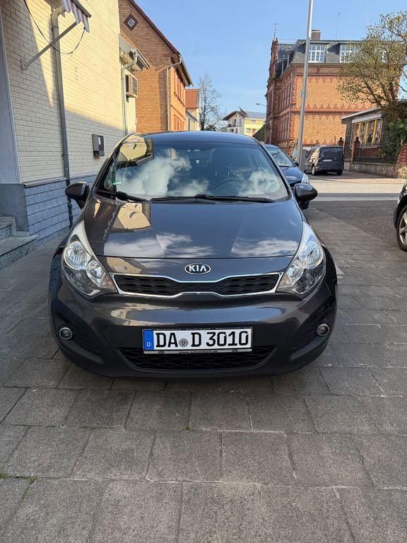 Schwarz Gebraucht 2014 Kia Rio Edition 7 Limousine | 5.700 € (Guter Preis) - Bild 1/4