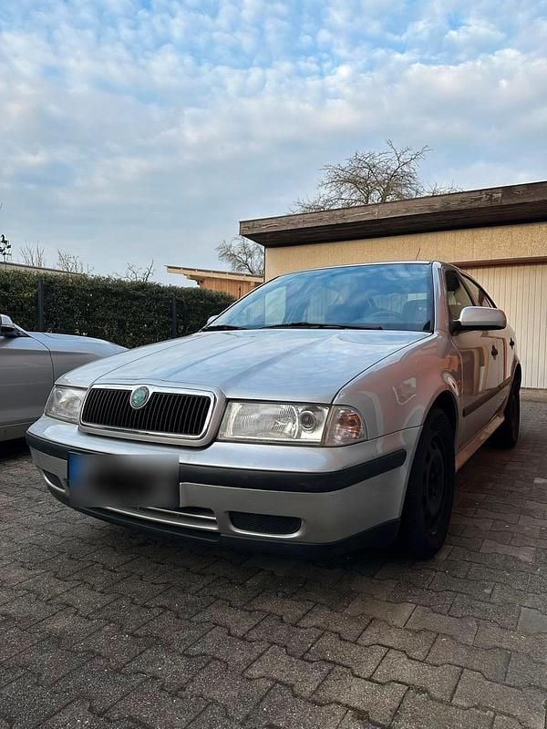 Gebraucht Skoda Octavia 100 PS (73 kW) 2000 Silber Limousine