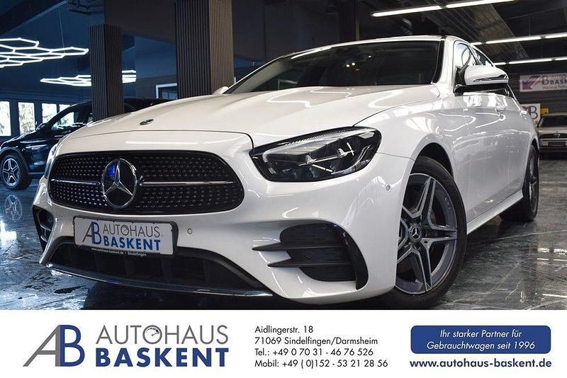 Weiß Gebraucht 2021 Mercedes E220 AMG line Limousine | 40.990 € (Fairer Preis) - Bild 1/4