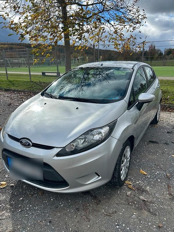 Silber Gebraucht 2009 Ford Fiesta Kleinwagen | 4.950 € (Fairer Preis) - Bild 1/4