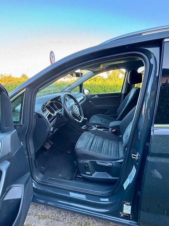 Gebraucht VW Touran Highline 150 PS (110 kW) 2016 Grau Van / Kleinbus