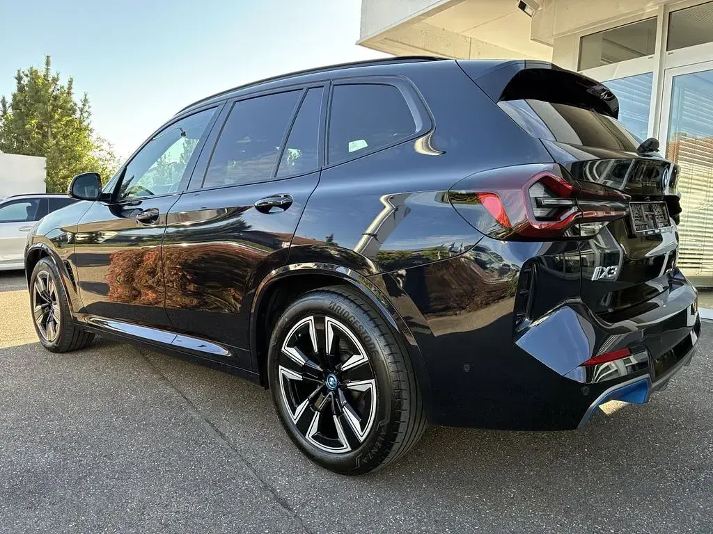 Gebraucht BMW iX3 Sport Line 210 kW (286 PS) 2023 Schwarz SUV