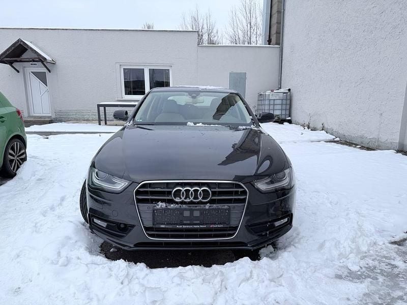 Gebraucht Audi A4 Ambiente 170 PS (125 kW) 2013 Grau Limousine