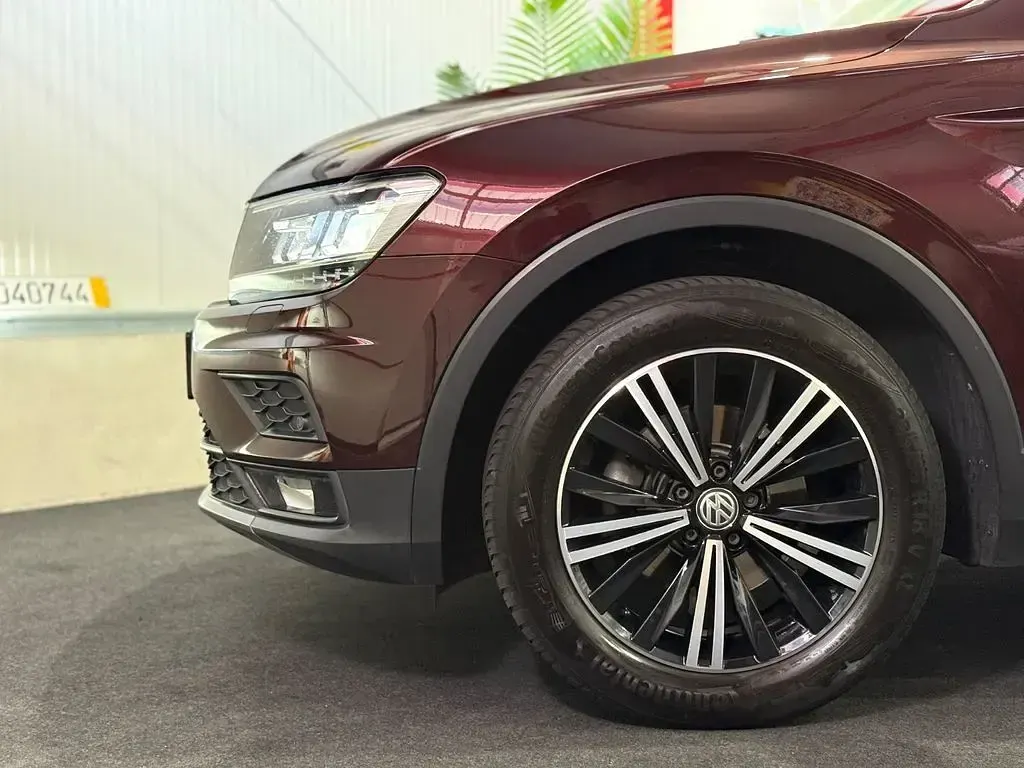 Gebraucht VW Tiguan Highline 150 PS (110 kW) 2019 Rot SUV