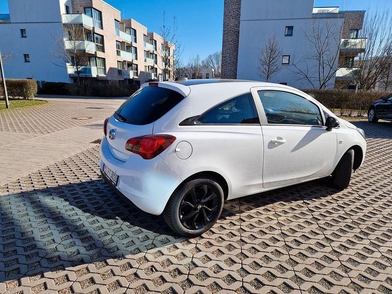 Gebraucht Opel Corsa Color Edition 90 PS (66 kW) 2018 Weiß Kleinwagen