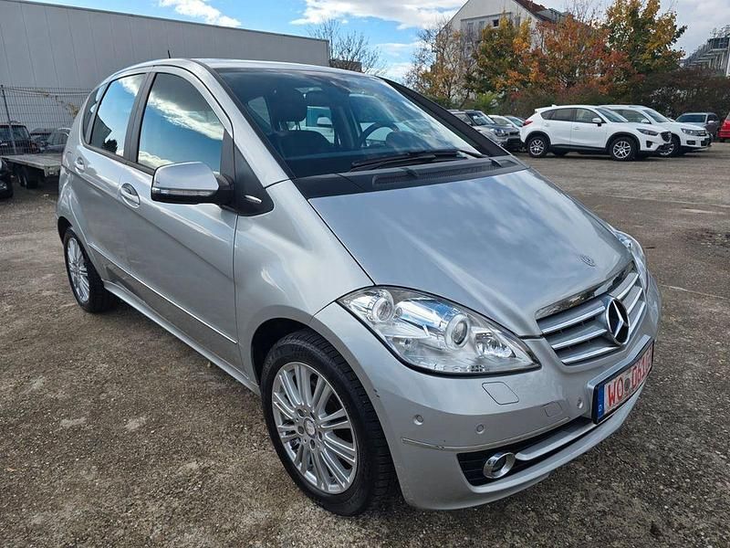 Gebraucht Mercedes A200 136 PS (100 kW) 2012 Silber Limousine