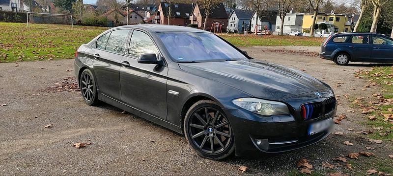 Grau Gebraucht 2010 BMW 530 Comfort Edition Limousine | 7.600 € (Superpreis) - Bild 1/4