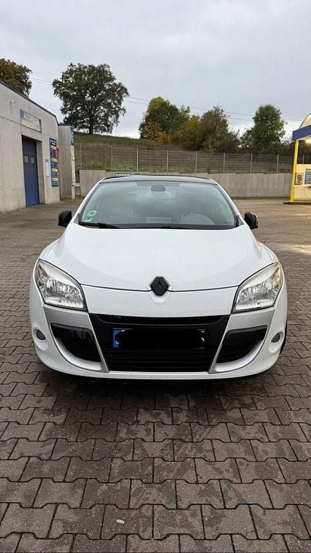 Weiß Gebraucht 2010 Renault Mégane Coupé Night&Day Coupé | 5.300 € (Guter Preis) - Bild 1/4