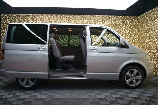 Gebraucht VW Caravelle 131 PS (96 kW) 2006 Grau Van / Kleinbus