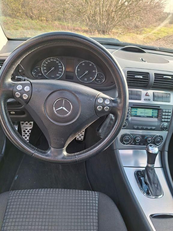 Gebraucht Mercedes C220 150 PS (110 kW) 2008 Schwarz Coupé