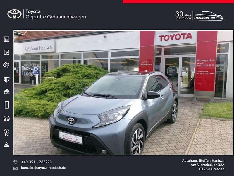 Celestite grey met/ dach schwa Neu 2025 Toyota Aygo Kleinwagen | 16.990 € - Bild 1/4