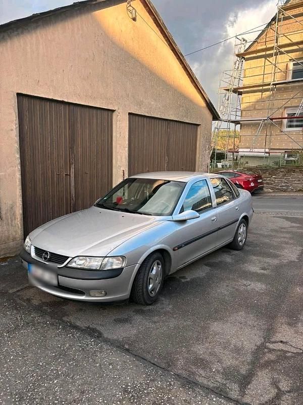 Gebraucht Opel Vectra 100 PS (73 kW) 1998 Grau Limousine