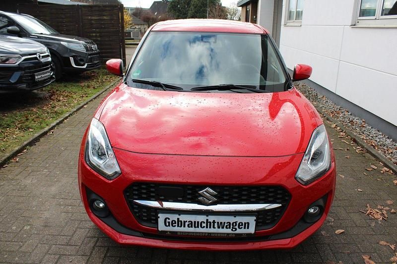 Gebraucht Suzuki Swift Comfort 83 PS (61 kW) 2023 Rot Kleinwagen
