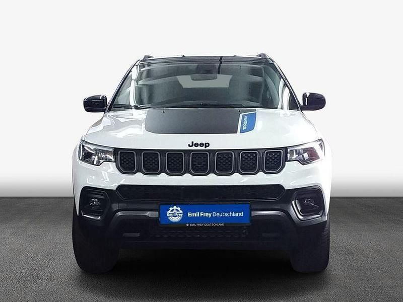 Gebraucht Jeep Compass Trailhawk 181 PS (133 kW) 2024 Alpine white SUV