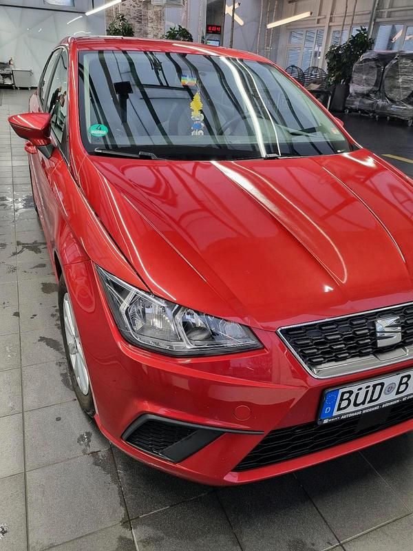 Rot Gebraucht 2018 Seat Ibiza Limousine | 9.999 € (Fairer Preis) - Bild 1/4