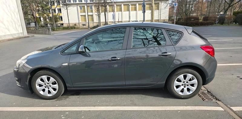 Gebraucht Opel Astra 140 PS (102 kW) 2012 Grau Kombi