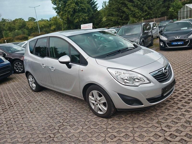 Silber Gebraucht 2011 Opel Meriva Innovation Van / Kleinbus | 3.990 € (Guter Preis) - Bild 1/4