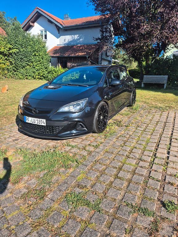 Schwarz Gebraucht 2012 Opel Astra GTC OPC Limousine | 13.990 € - Bild 1/4