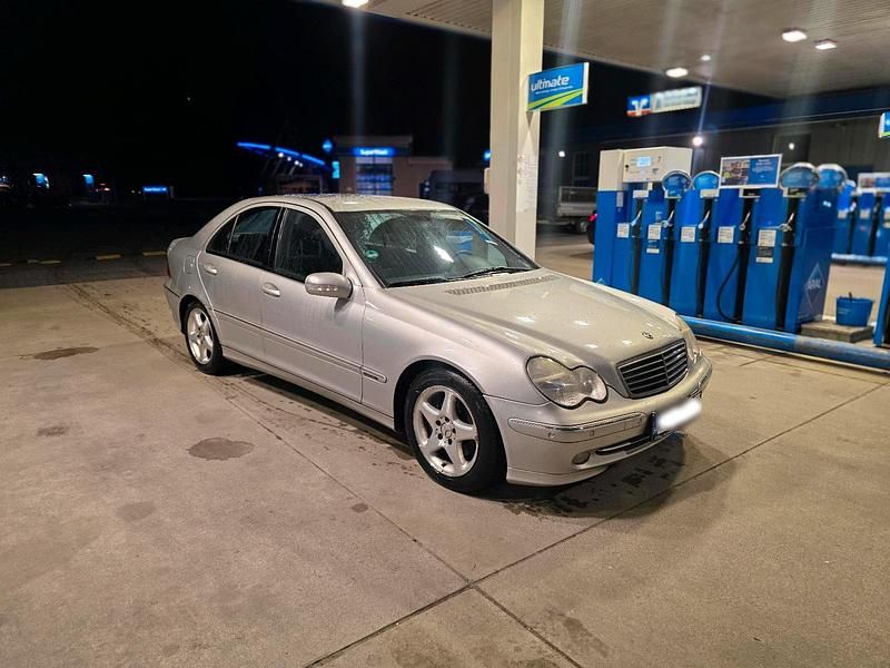 Gebraucht Mercedes C270 170 PS (125 kW) 2003 Silber Limousine