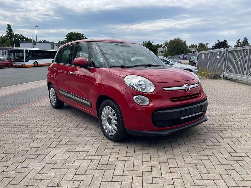 Colore esterno (passione rot) Gebraucht 2016 Fiat 500L Pop Star Van / Kleinbus | 7.990 € (Guter Preis) - Bild 1/4