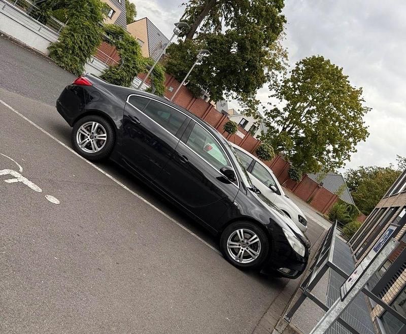 Schwarz Gebraucht 2013 Opel Insignia Active Limousine | 6.800 € (Fairer Preis) - Bild 1/4