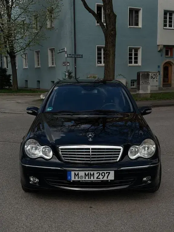 Gebraucht Mercedes C180 Avantgarde 143 PS (105 kW) 2006 Schwarz Limousine