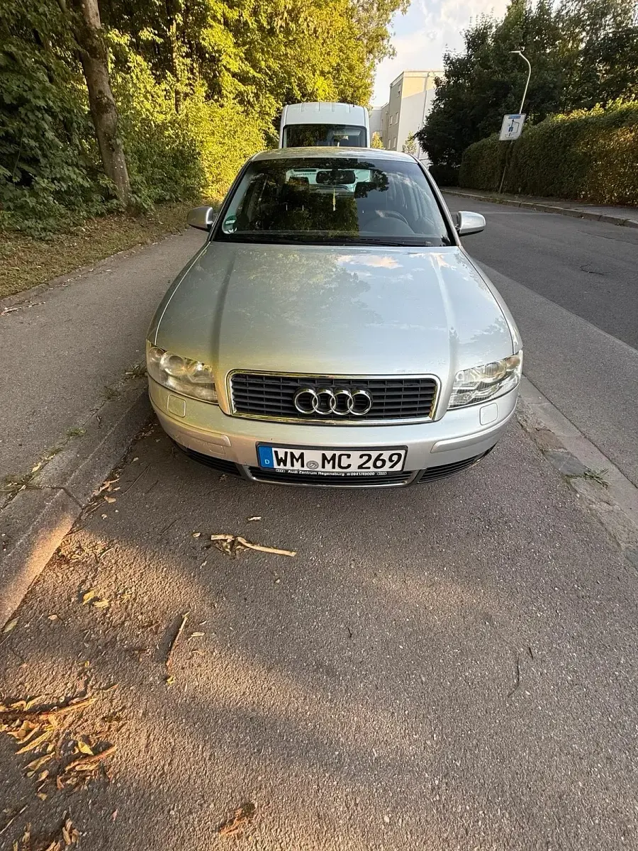 Gebraucht Audi A4 131 PS (96 kW) 2001 Silber Limousine