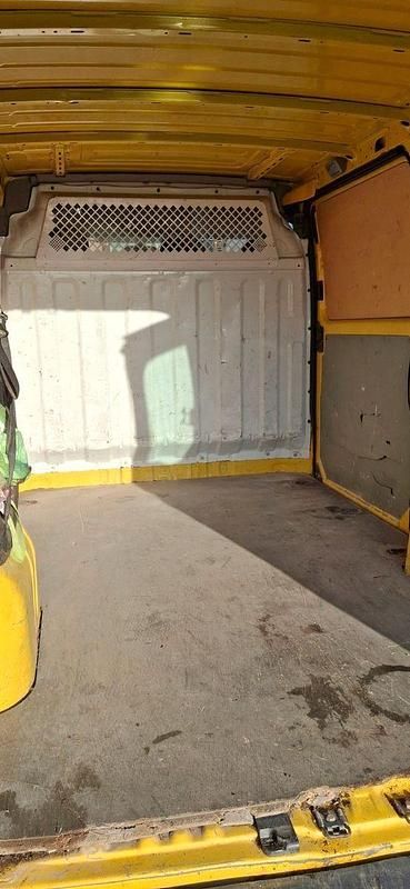 Second-hand Renault Master 150 CP (110 kW) 2009 Galben Hatchback