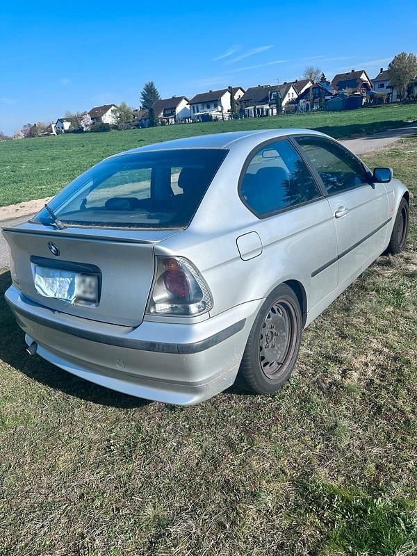Gebraucht BMW 316 115 PS (84 kW) 2002 Silber Coupé