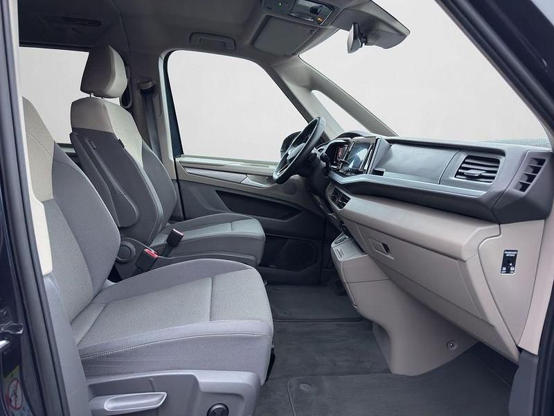 Gebraucht VW Multivan Life 150 PS (110 kW) 2025 Starlight blue metallic (metallic) Van
