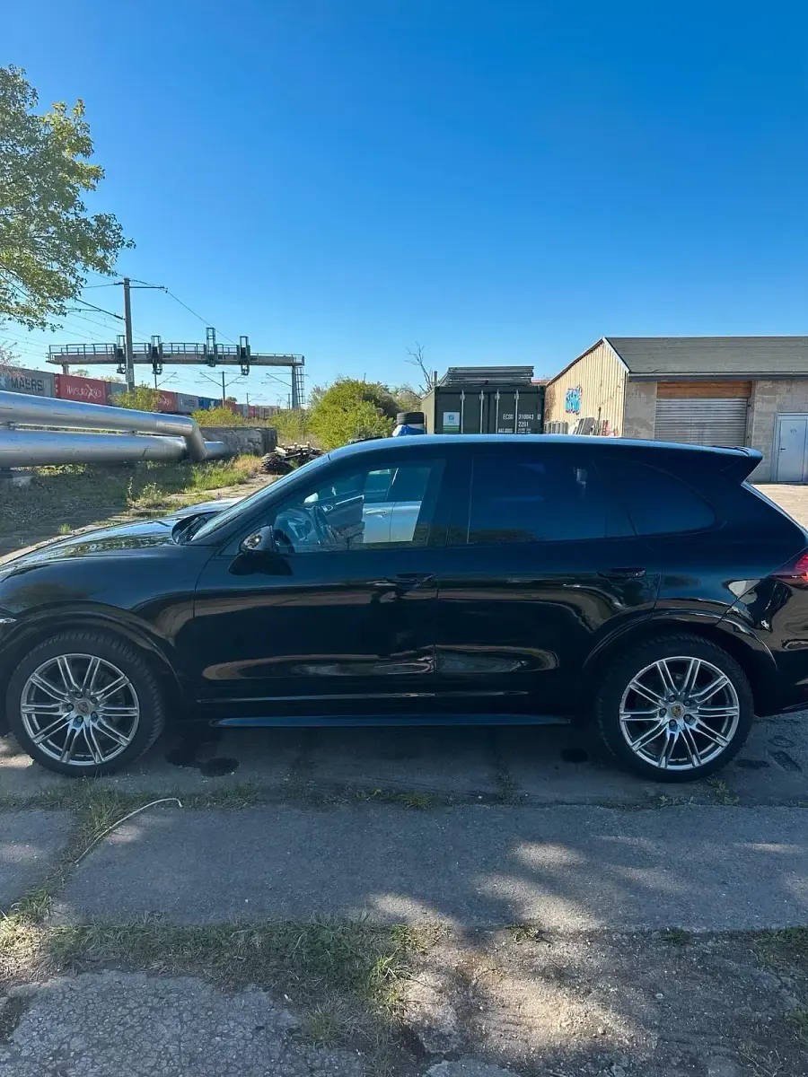 Second-hand Porsche Cayenne 245 CP (180 kW) 2013 Negru SUV