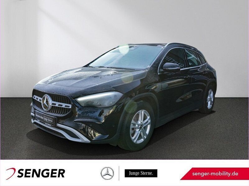 Gebraucht Mercedes GLA200 163 PS (119 kW) 2023 Schwarz SUV