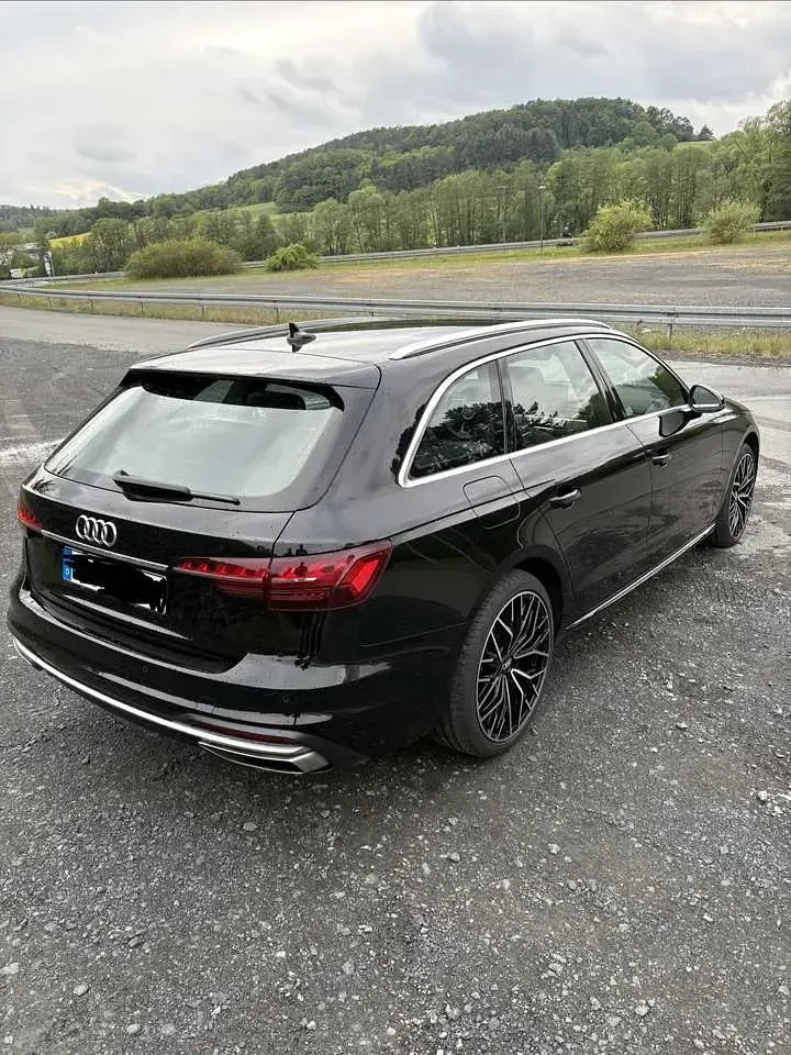 Gebraucht Audi A4 Advanced Plus 150 PS (110 kW) 2020 Schwarz Kombi