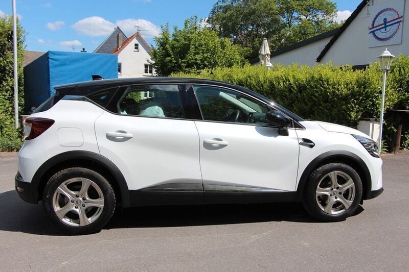 Gebraucht Renault Captur Intens 158 PS (116 kW) 2022 Weiß SUV
