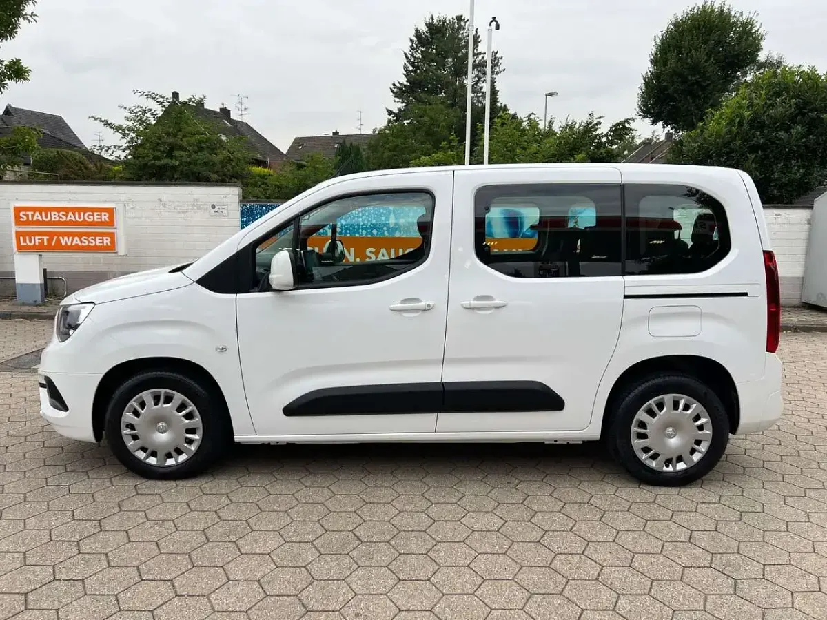 Gebraucht Opel Combo Life Edition 110 PS (80 kW) 2020 Jade weiss/arktis weiss Van / Kleinbus